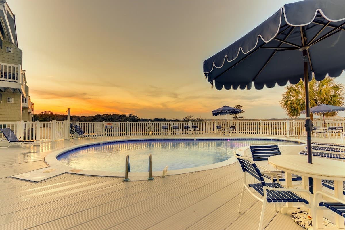 Palm Suites Trademark Collection by Wyndham, Hotel in Morehead City