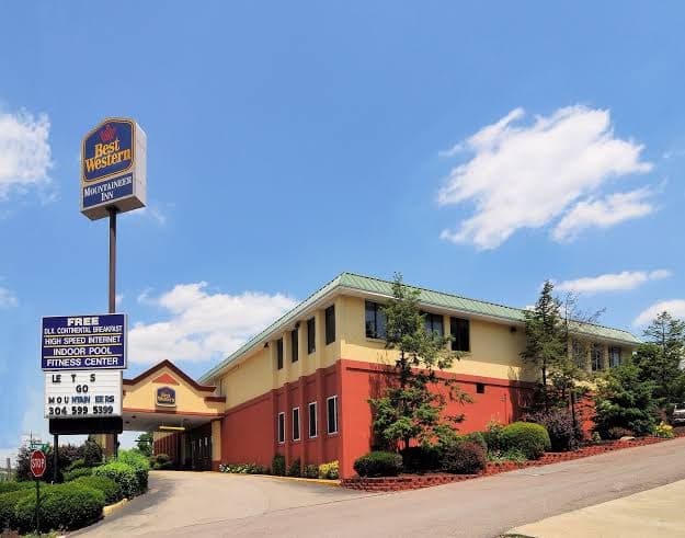 Quality Inn & Suites Mountaineer Inn, Hotel in Westover