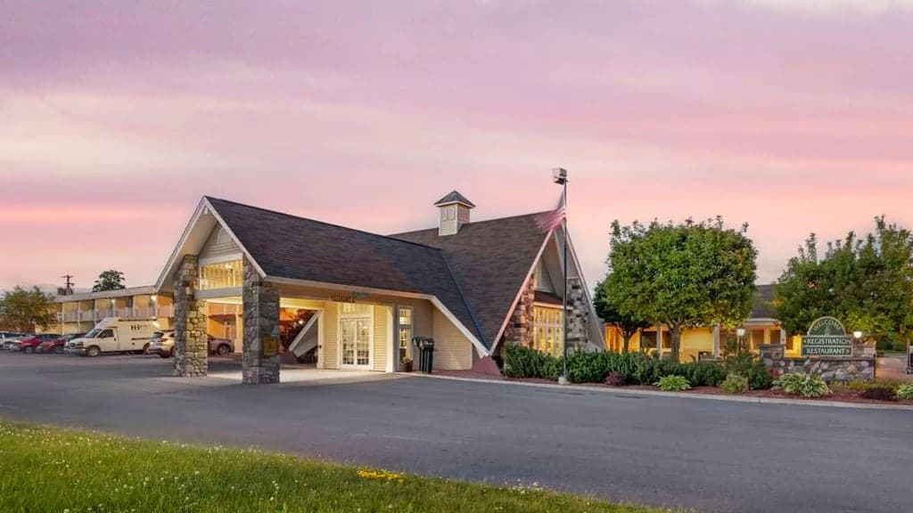 Best Western Plus Plattsburgh, Hotel in Plattsburgh West
