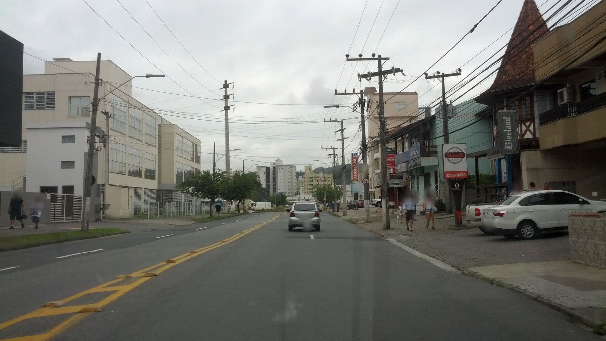 Street view near Blu Terrace Hotel, Blumenau — © poeiradasestrelas (CC BY-SA · Mapillary)