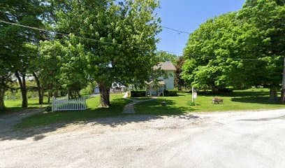 Prairie Path Guest House, Bed & Breakfast in Mount Carroll