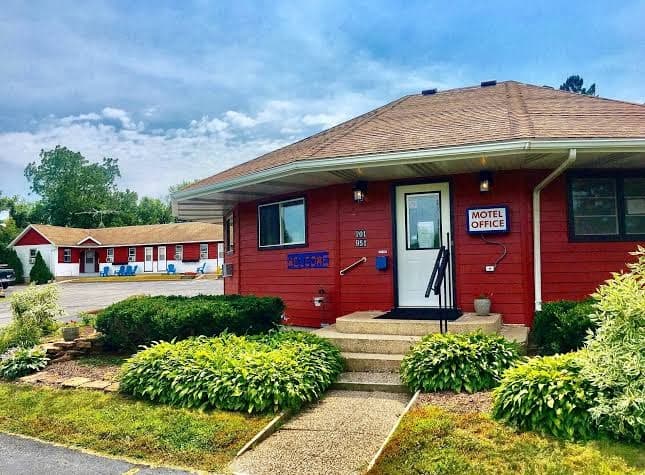 The Little Village, Hotel in Mount Horeb