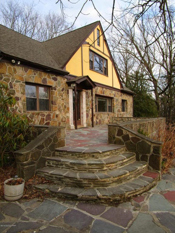 Maurrocks - A Pocono Mountain Bed & Breakfast Inn, Hotel in Mount Pocono