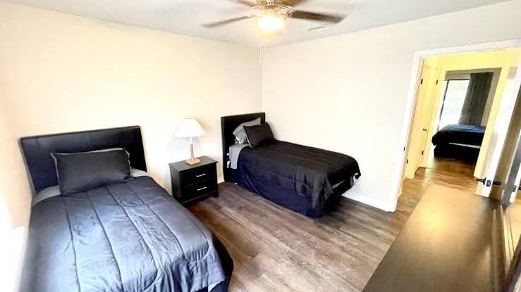 Couples/small groups stay for beach and downtown, Hotel in West Pensacola