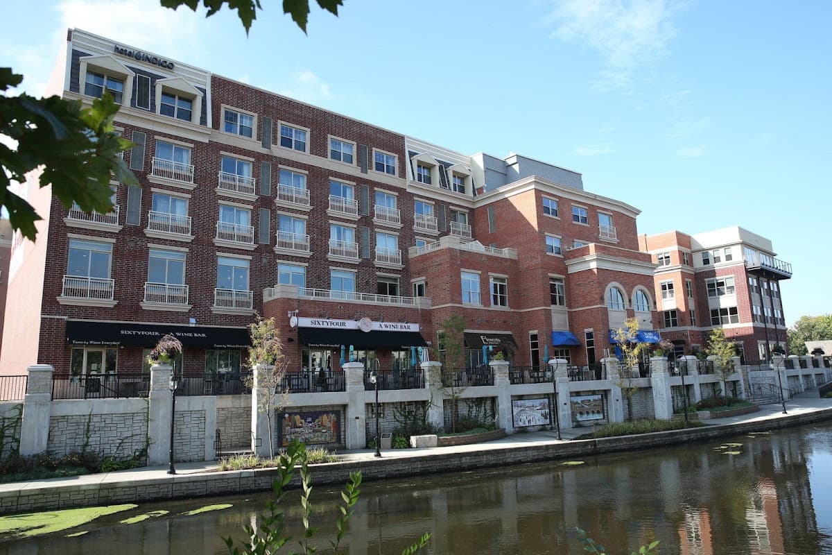 Hotel Indigo Naperville Riverwalk by IHG, Hotel in Naperville