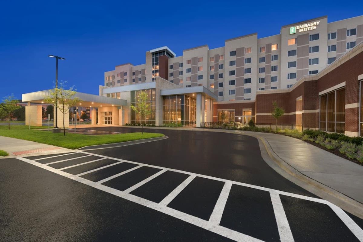 Embassy Suites by Hilton Chicago Naperville, Hotel in Naperville
