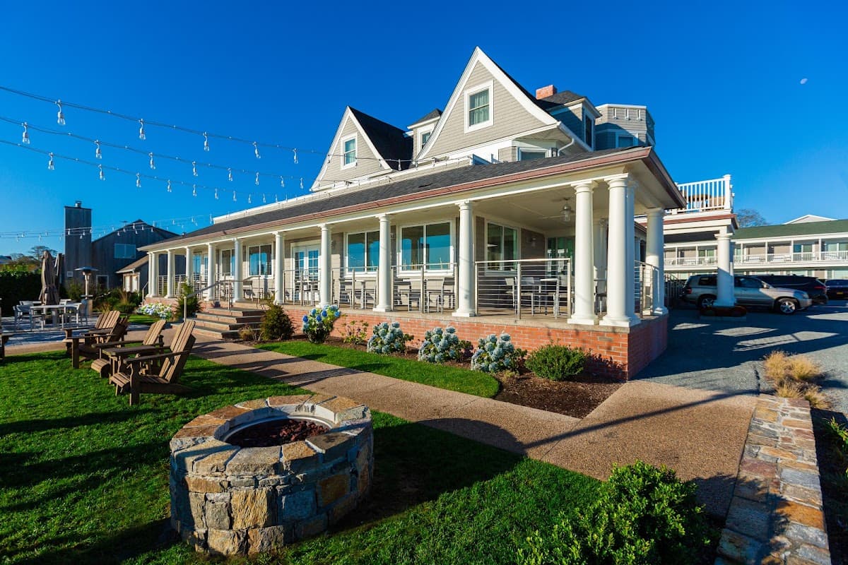 The Shore House, Hotel in Narragansett Pier