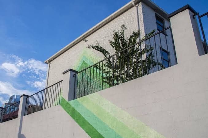 SoBro Guest House by AvantStay | Boutique-Style Suites + 2 Blocks to Local Art + Dining, Guesthouse in Nashville