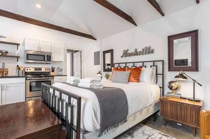 The Bea Arthur - Charming Guest House Only 5 Minutes from Downtown, Guesthouse in Nashville