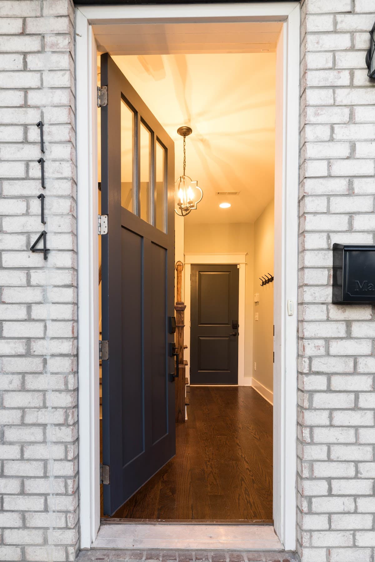 Blue Door Manor Nashville, Bed & Breakfast in Nashville