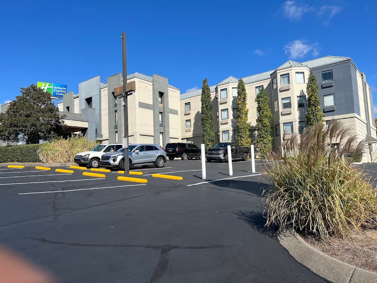 Holiday Inn Express & Suites Nashville-I-40&I-24(Spence Ln) by IHG, Hotel in Nashville