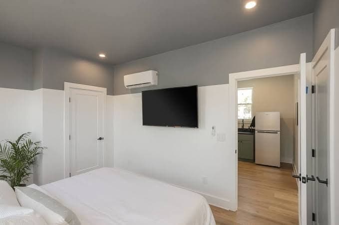 Minimalist Chic Guest House 10 mins from Broadway!, Guesthouse in Nashville