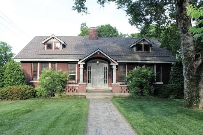 Belmont Blvd Bed and Breakfast, Bed & Breakfast in Nashville