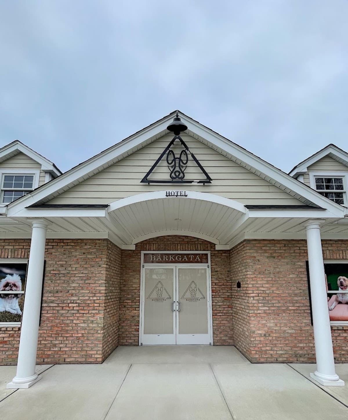 Barkgata Luxury Dog Hotel, Daycare & Spa, Hotel in Nesconset