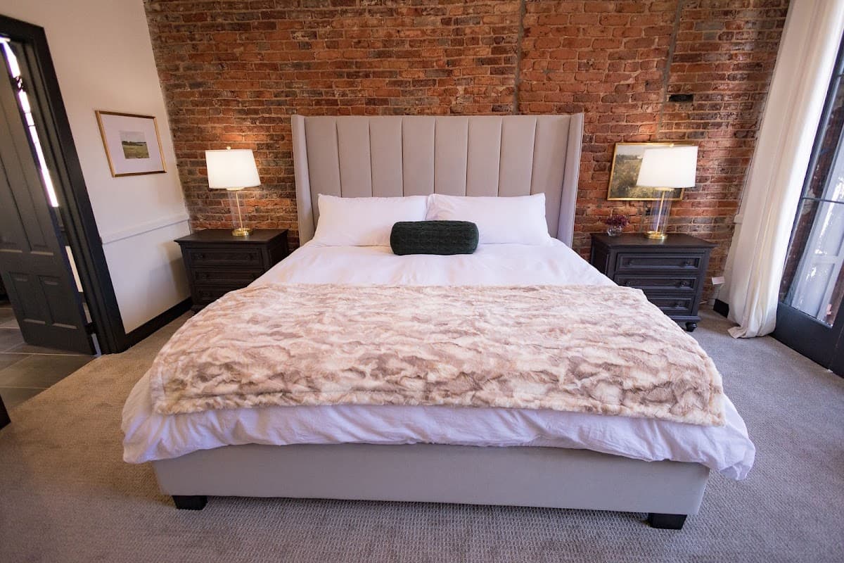 The 1856 Speakeasy Suites, Hotel in Nevada City