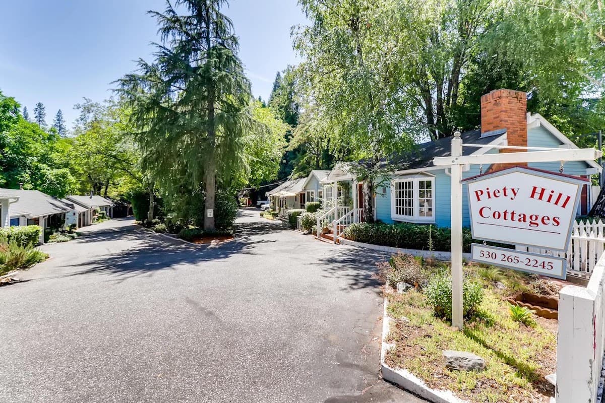 Piety Hill Cottages, Hotel in Nevada City