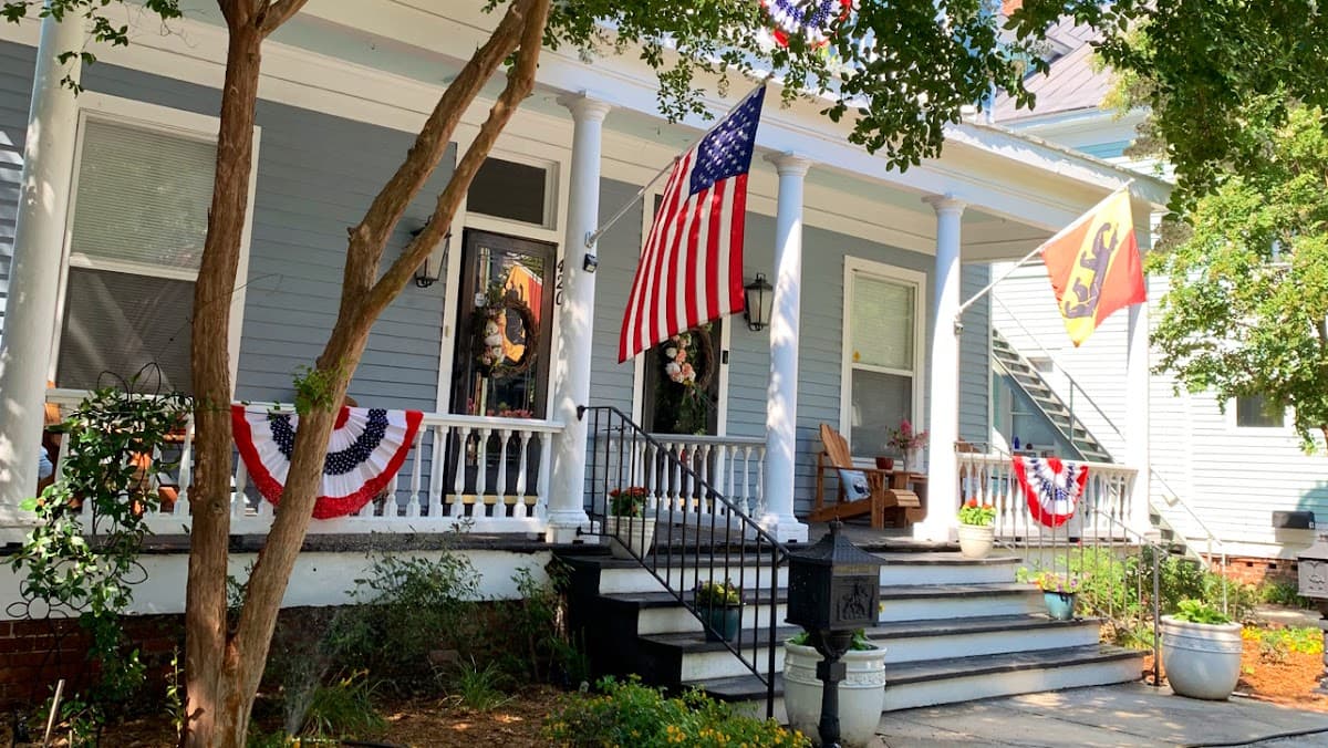 Downtown Blue Manor, Bed & Breakfast in New Bern