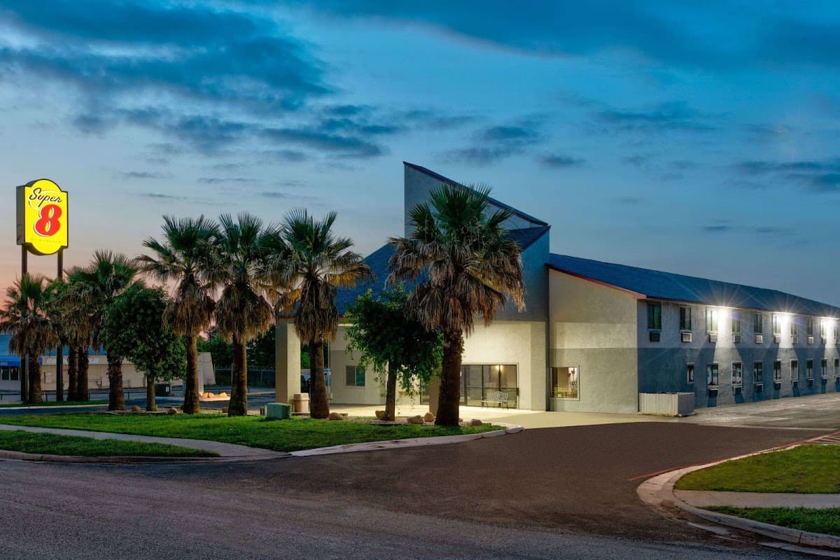 Super 8 by Wyndham New Braunfels I-35, Hotel in New Braunfels