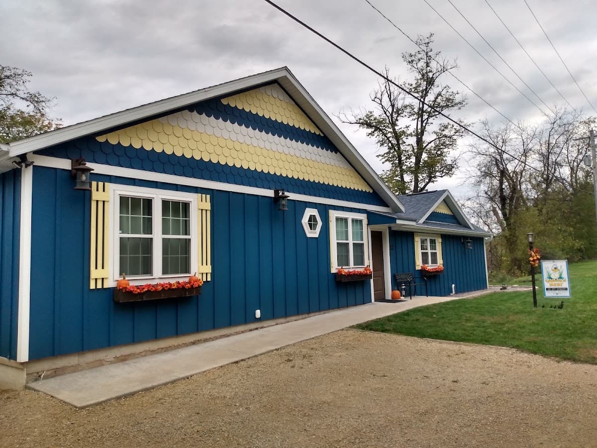Little Swiss Quack's Nest, Guesthouse in New Glarus