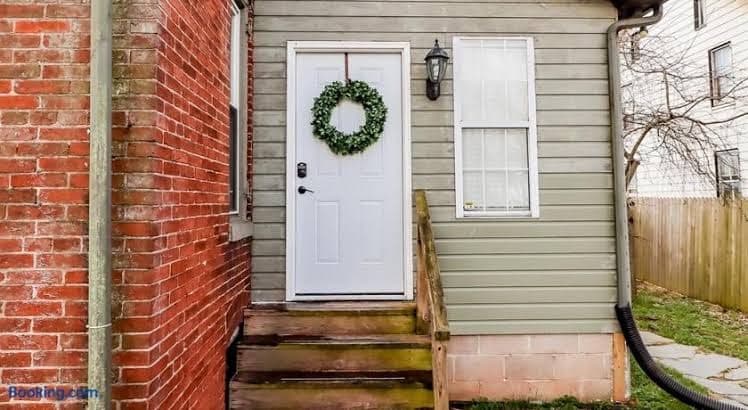 Easy Stay Near Gettysburg Clean, & Central to Local Attractions - Entire Place, Hotel in New Oxford