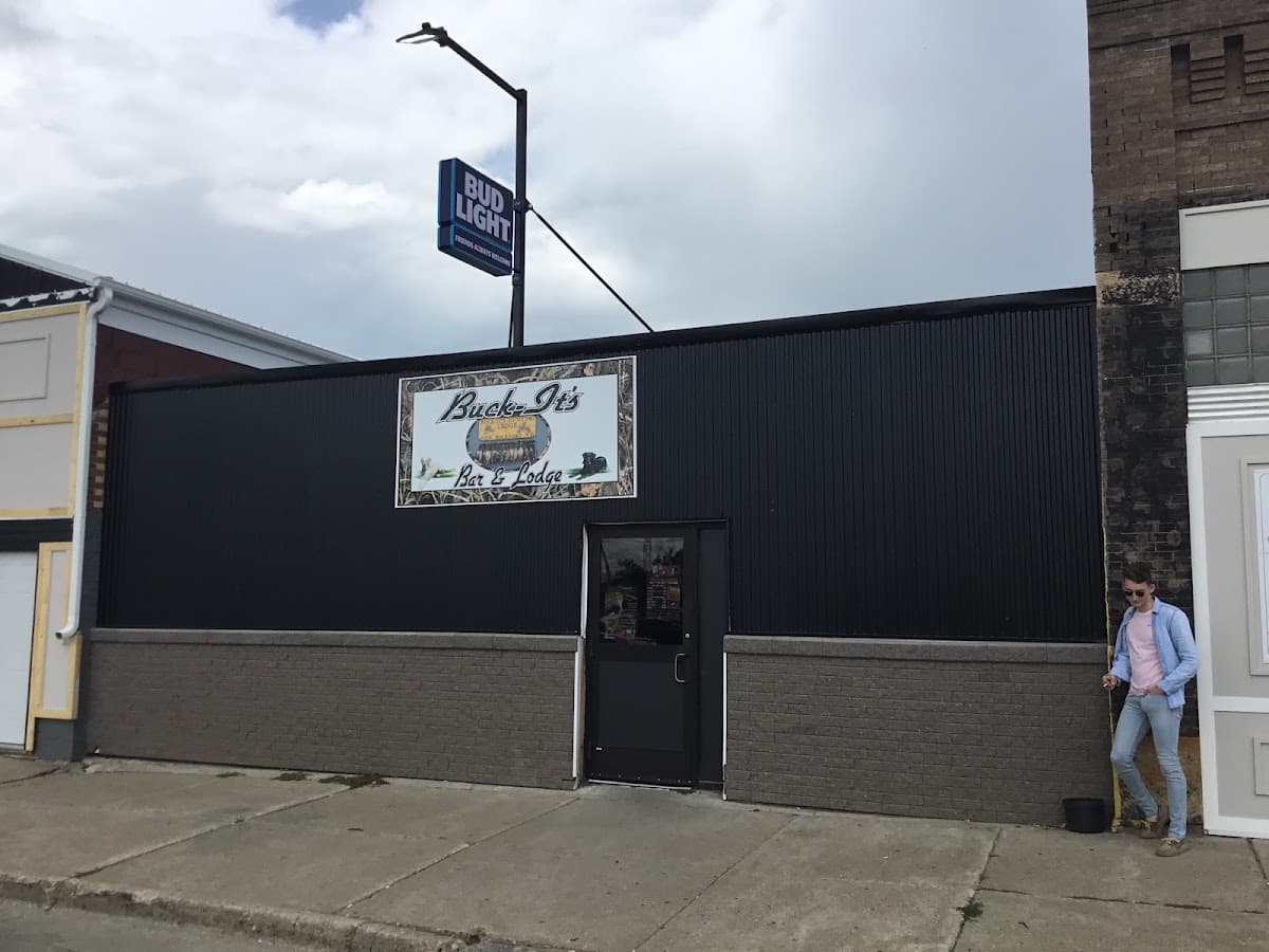 Buck-It's Bar and Lodge, Lodge in New Rockford