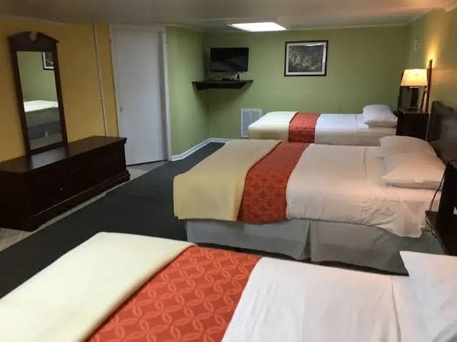 Dixie Plaza Hotel, Hotel in New Tazewell