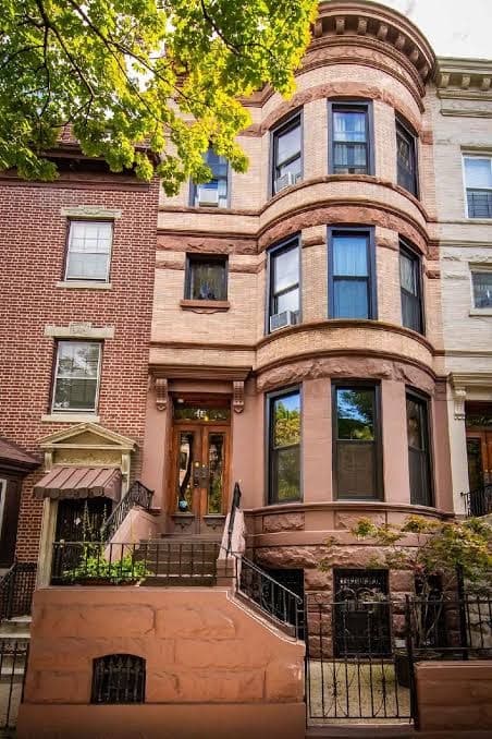 Lefferts Garden Bed and Breakfast, Bed & Breakfast in Flatbush