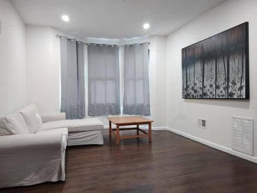 NYC HomeBnB, Bed & Breakfast in Jersey City
