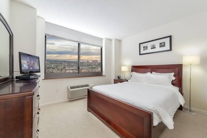 Pet Friendly ABA Furnished Apartments Monaco, Hotel in Battery Park City