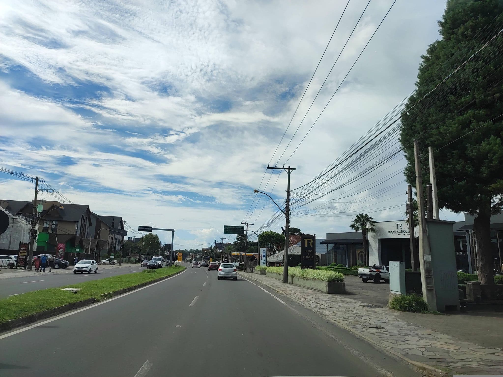 Street view near Gramado Hostel, Gramado — © diegokrein (CC BY-SA · Mapillary)