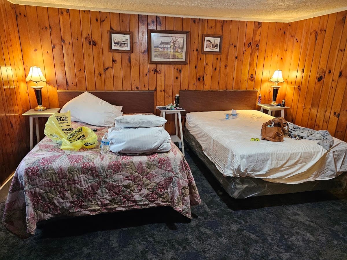 M-37 Motel, Motel in Newaygo