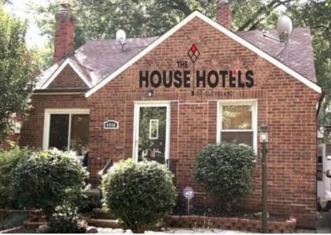 The House Hotels - W14th - 5 Beds - Cozy & Charming Old Brooklyn Home, Hotel in Seven Hills