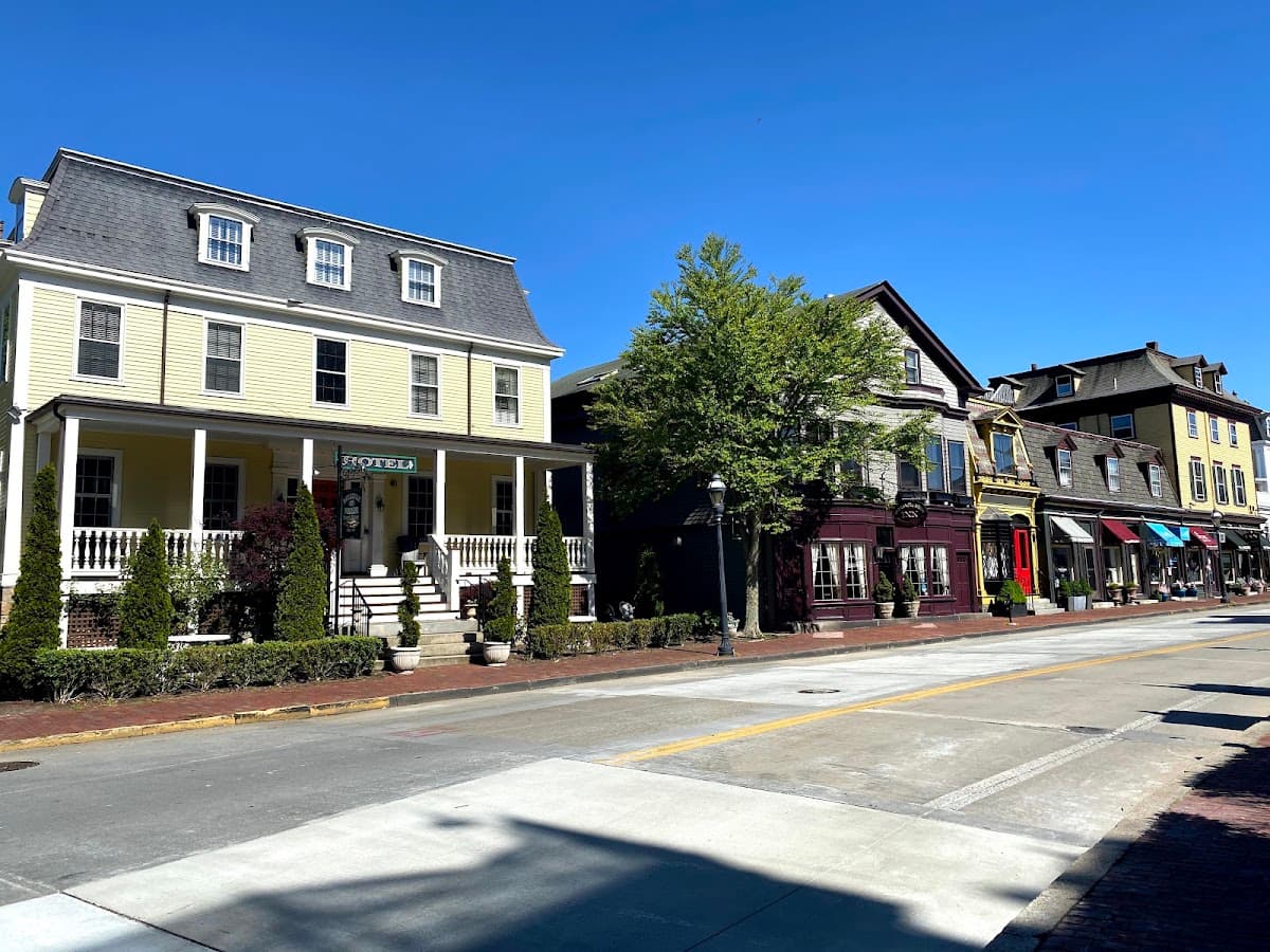 The Bellevue Manor, Hotel in Newport