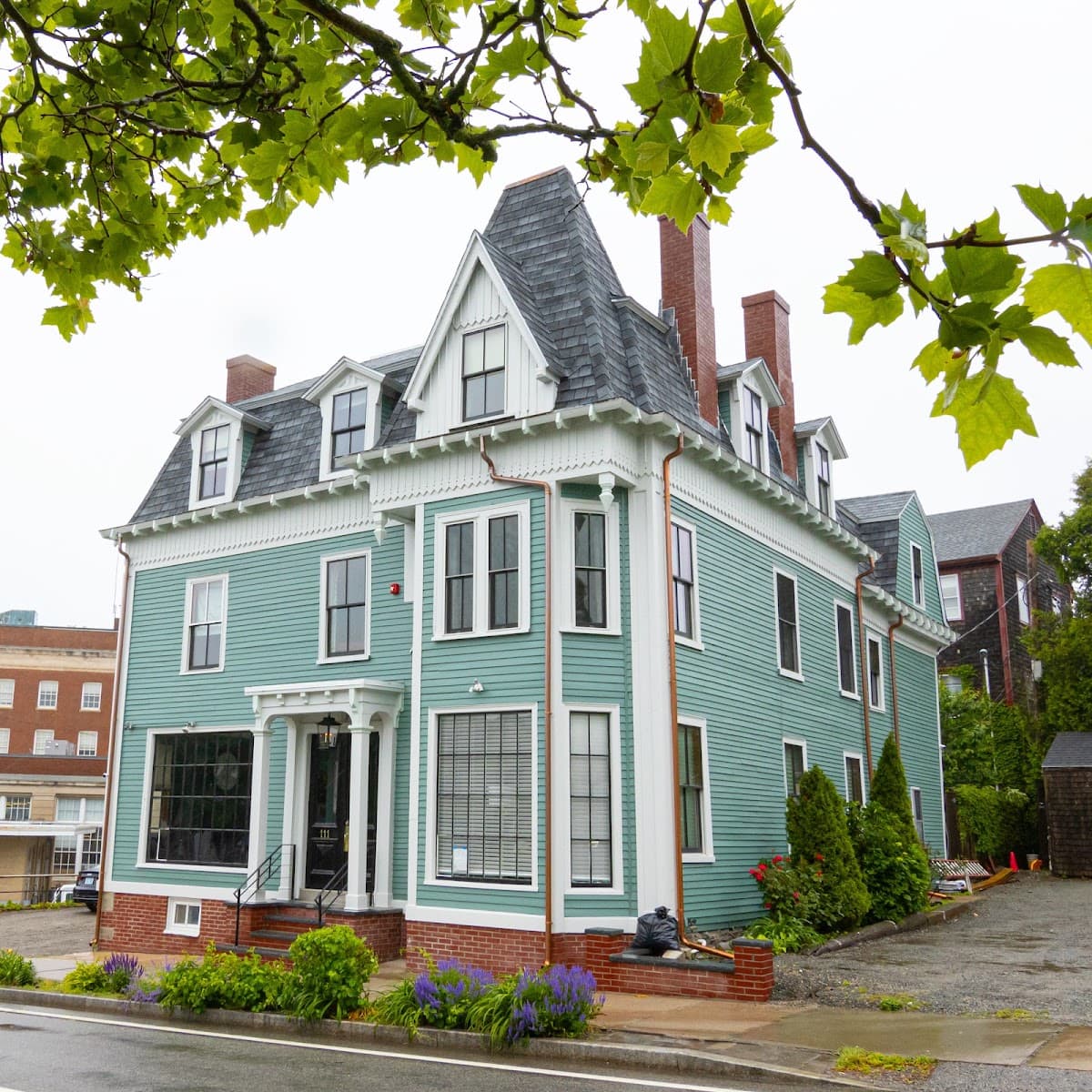 Burbank Rose Bed & Breakfast, Bed & Breakfast in Newport