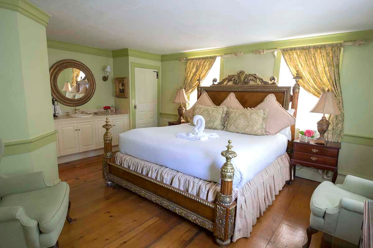 Inns of Newport, Hotel in Newport