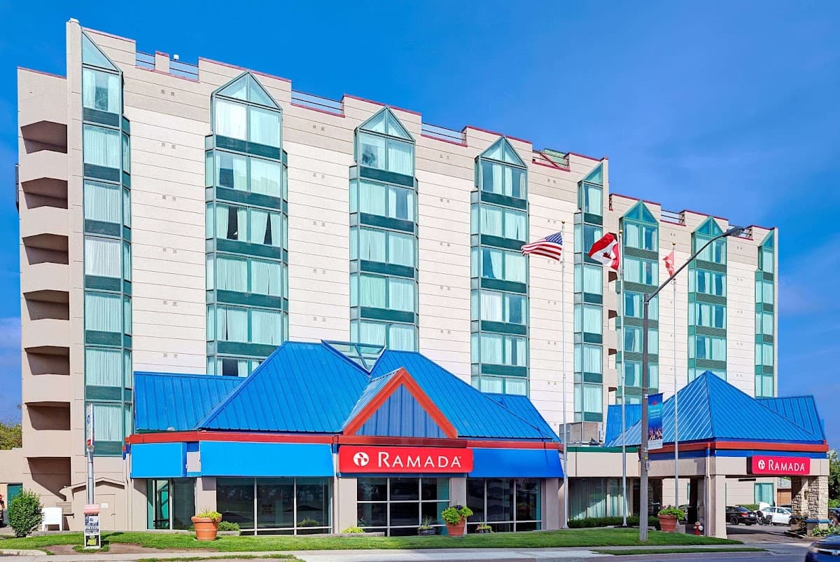 Ramada by Wyndham Niagara Falls/Fallsview, Hotel in Niagara Falls