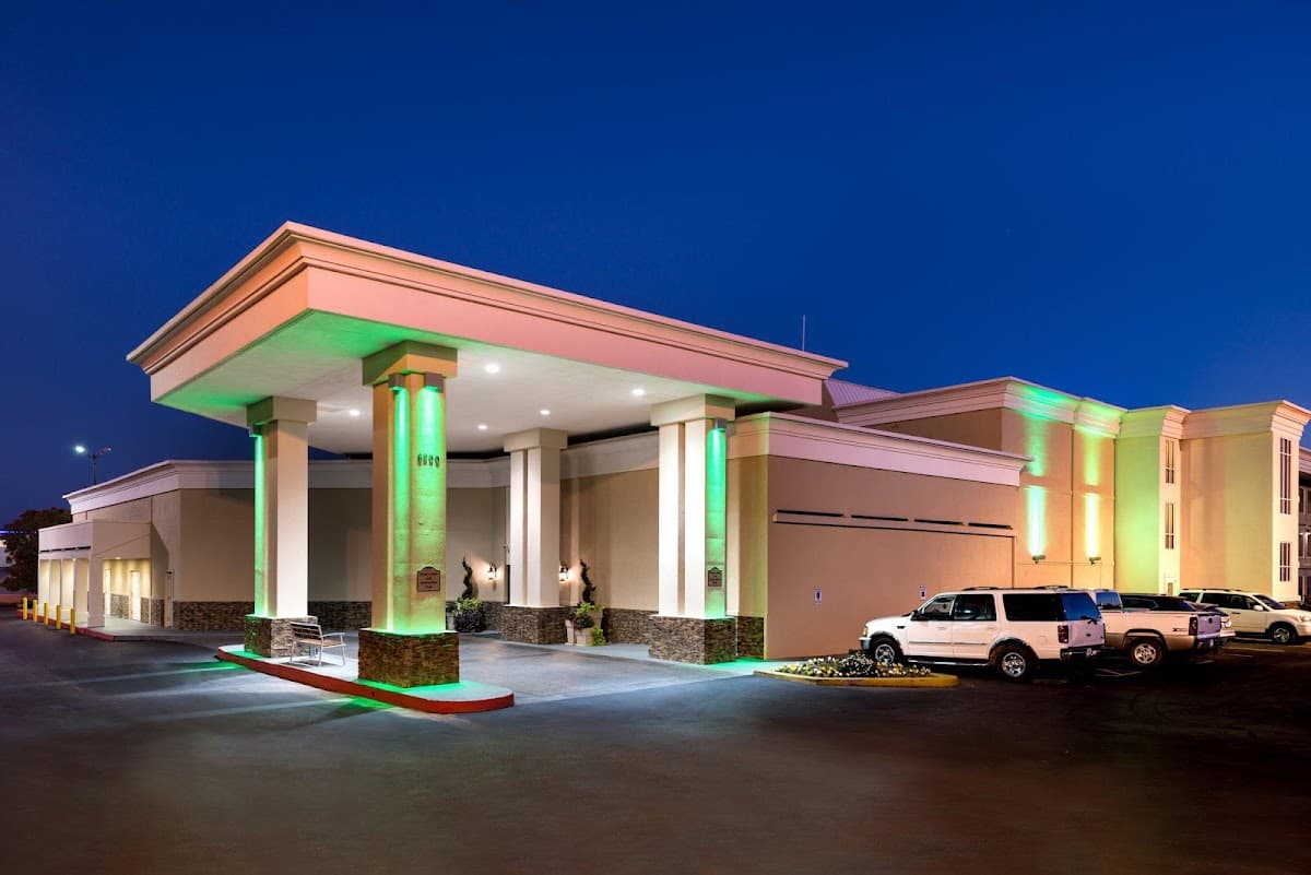 Holiday Inn & Suites Oklahoma City North by IHG, Hotel in Nichols Hills