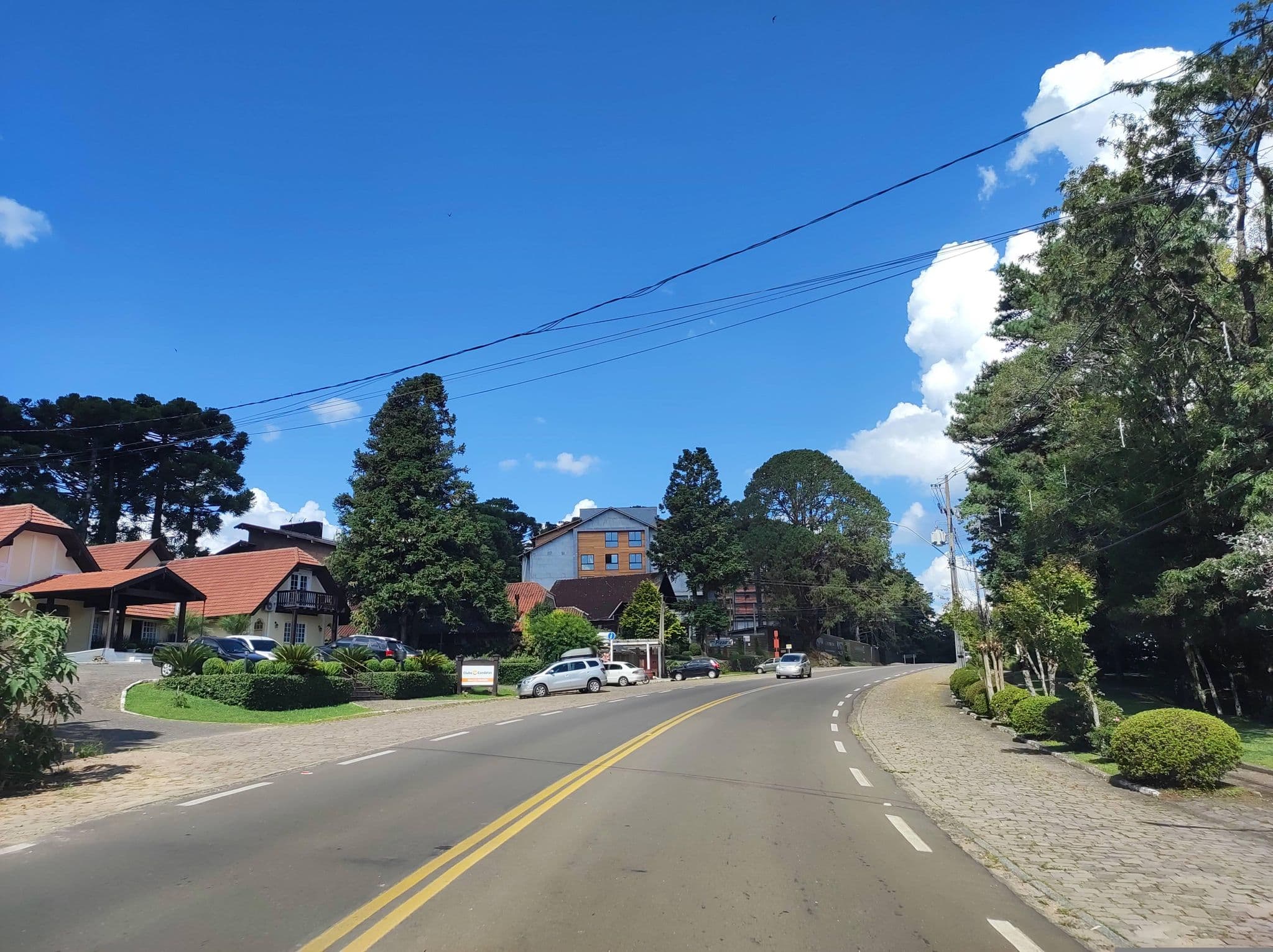Street view near Hotel Pousada do Bosque, Canela — © diegokrein (CC BY-SA · Mapillary)