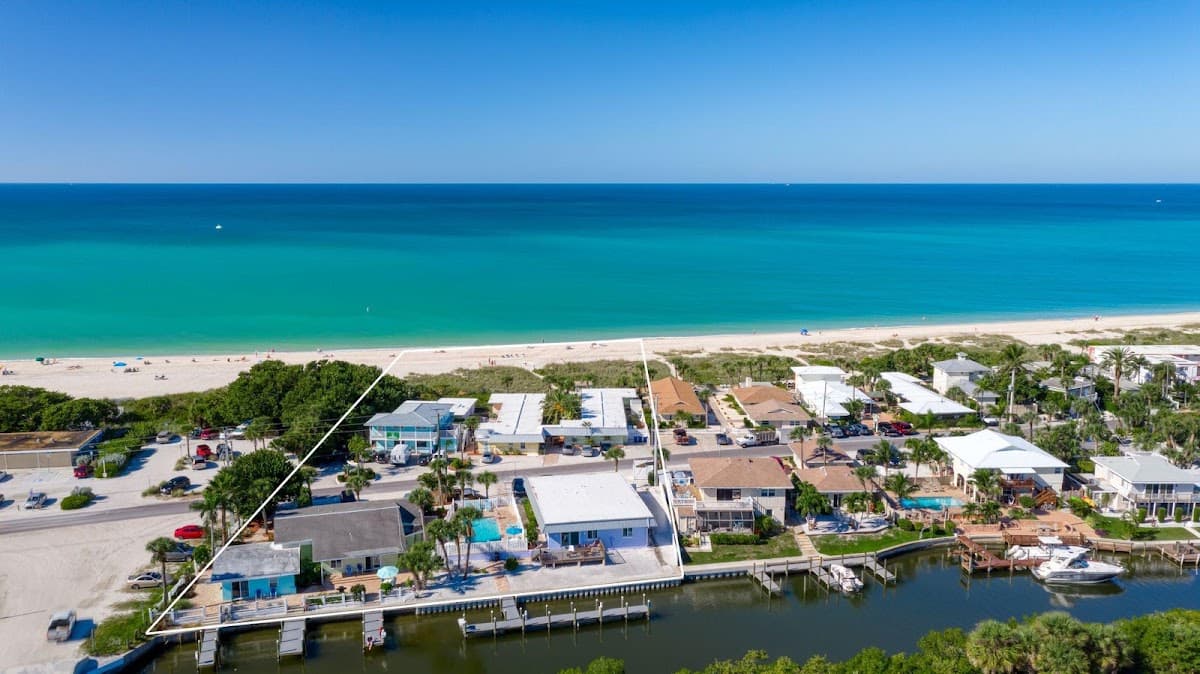 A Beach Retreat On Casey Key, Resort in Nokomis