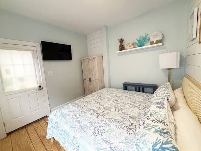 Hotel-Style Suite, 300’ to Beach, Hotel in Beach Haven