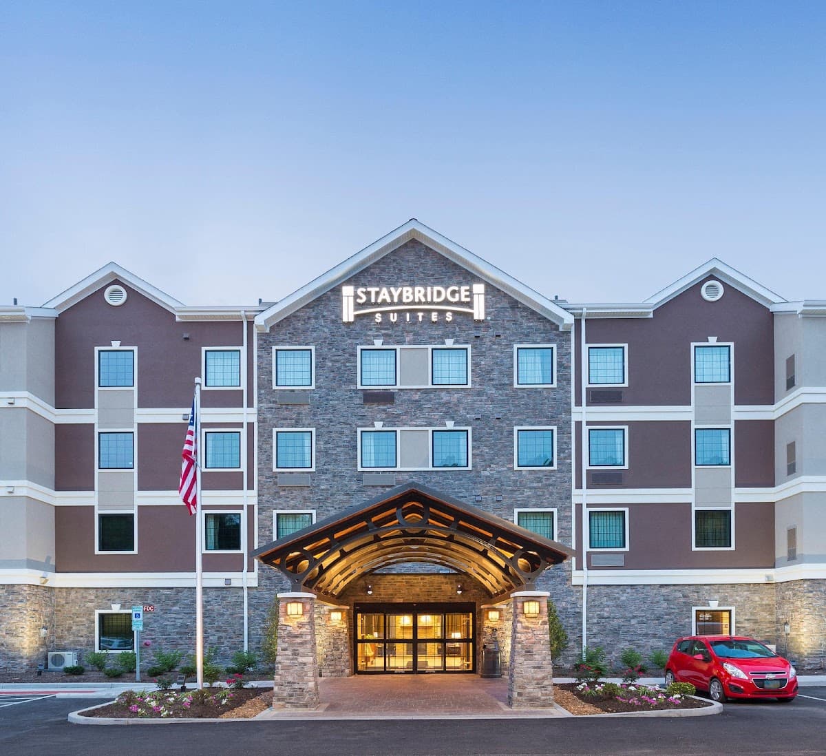 Staybridge Suites Canton by IHG, Aparthotel in North Canton