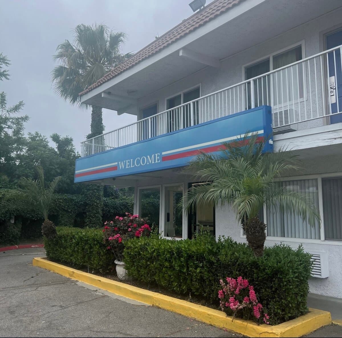 North Hills INN, Hotel in North Hills
