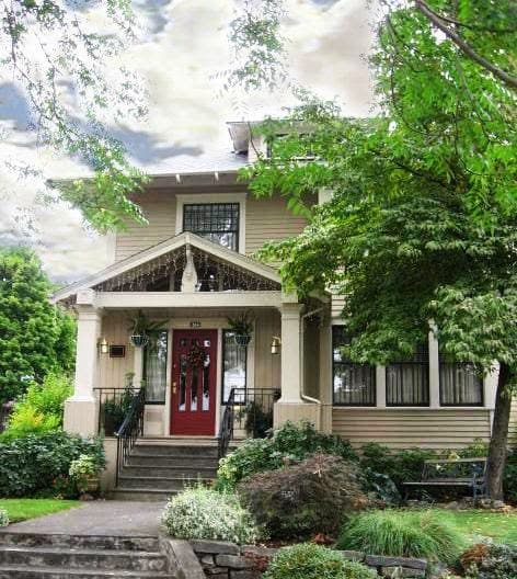 The Briar Rose Inn, Bed & Breakfast in Vancouver