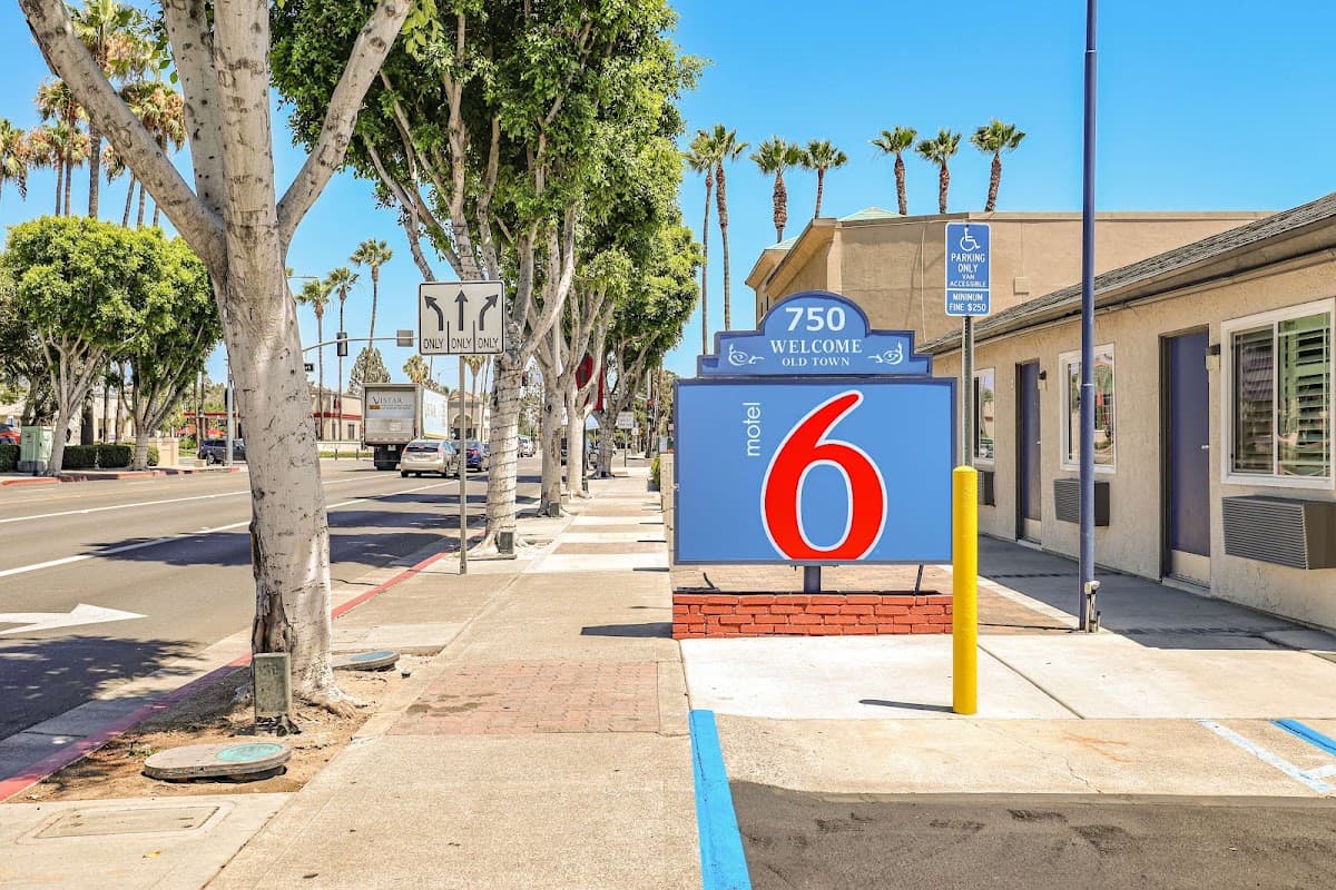 Motel 6 Tustin, CA – Orange County, Hotel in Tustin