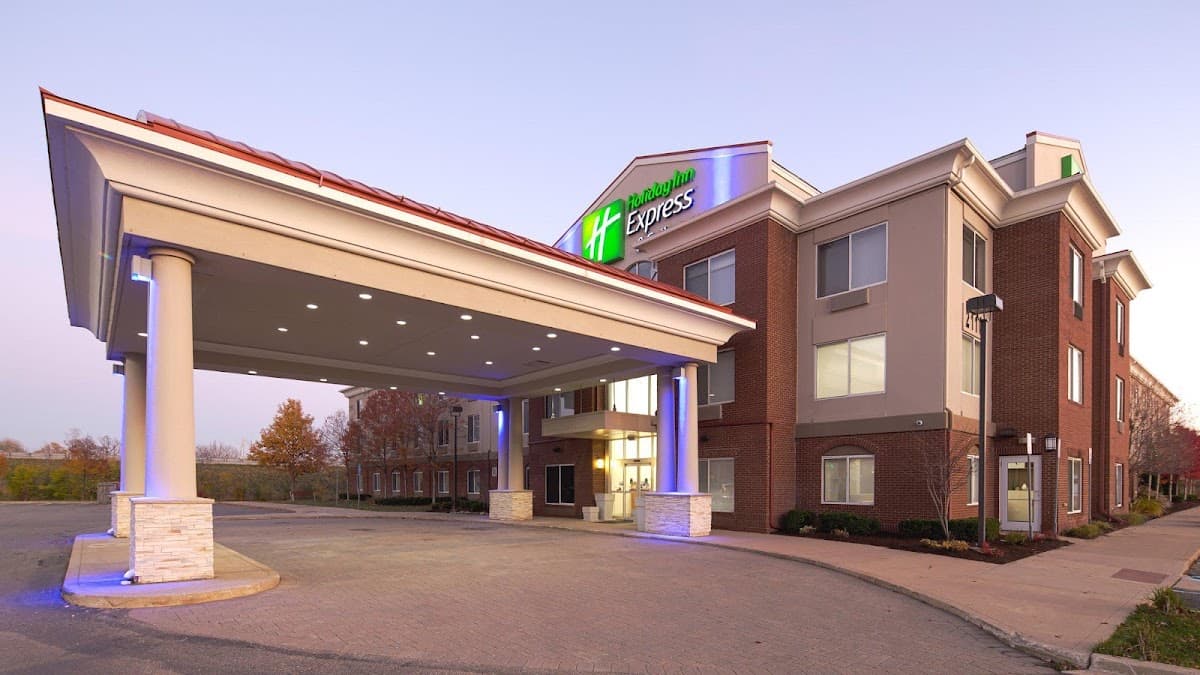 Holiday Inn Express & Suites Detroit - Farmington Hills by IHG, Hotel in Northville