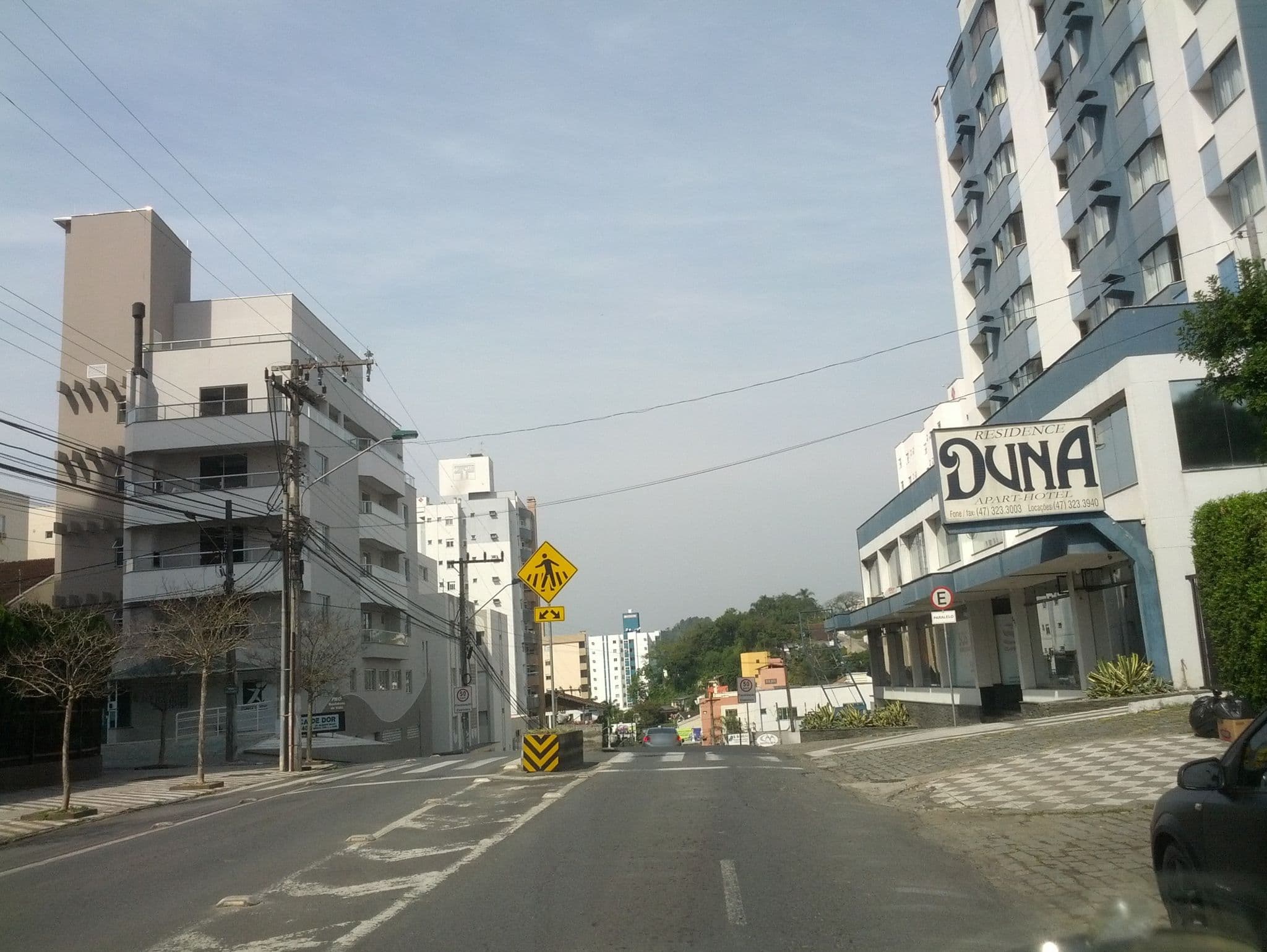 Street view near Residence Duna Apart-Hotel, Blumenau — © adrianojbr (CC BY-SA · Mapillary)