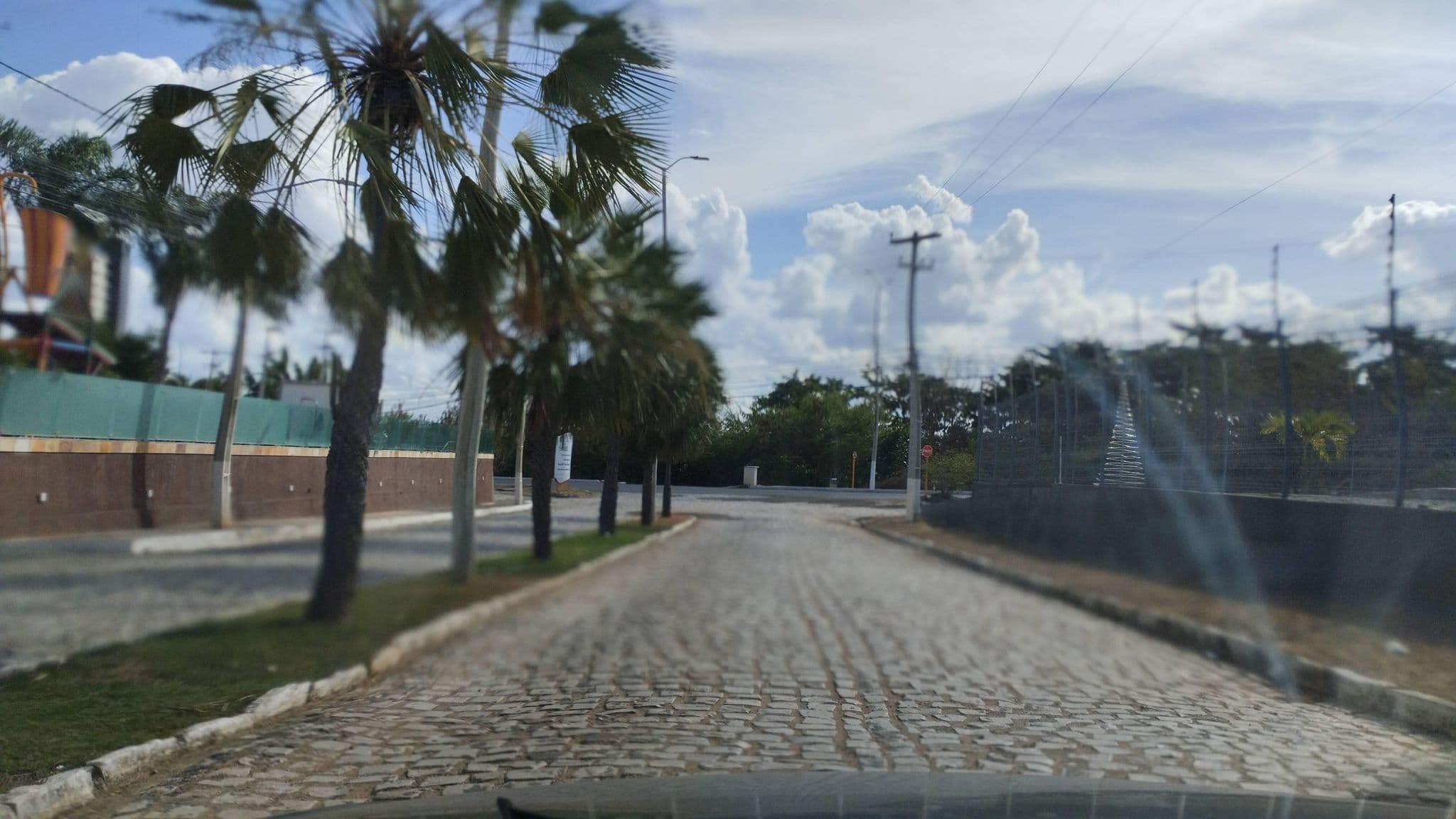 Street view near Garbos Trade Hotel, Mossoró — © Kaart_Local (CC BY-SA · Mapillary)