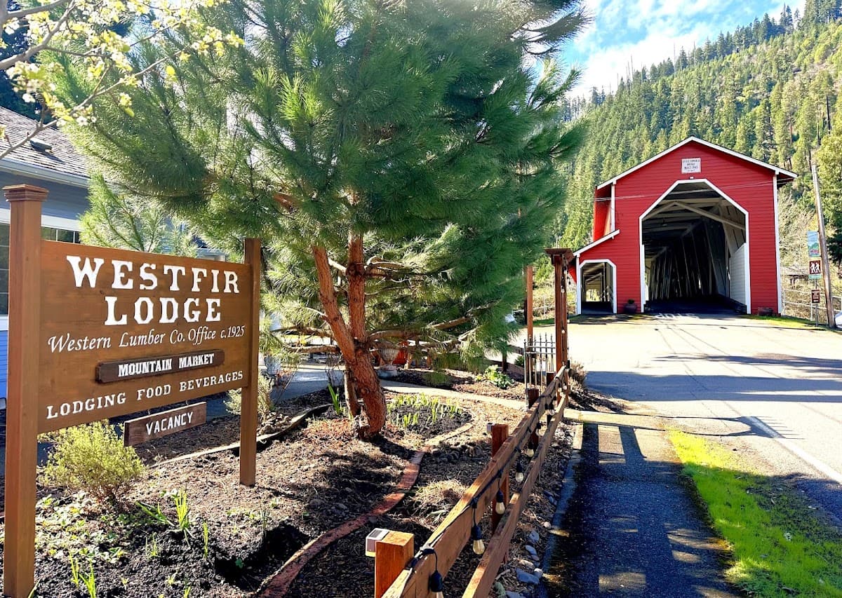 Westfir Lodge & Mountain Market, Lodge in Oakridge