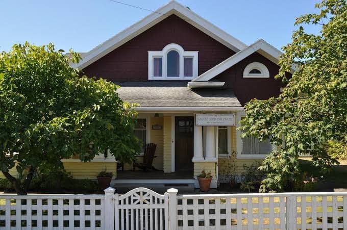 George Johnson House B & B, Bed & Breakfast in Ocean Park