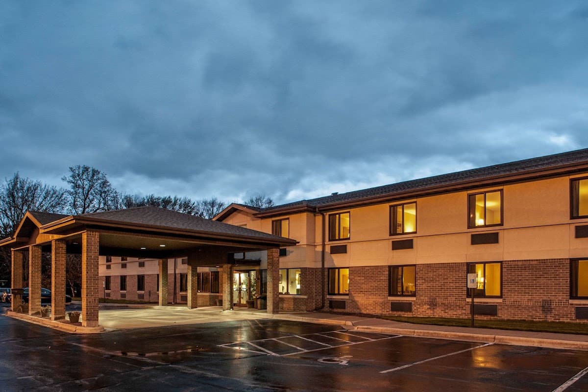 Econo Lodge Inn & Suites Oconto, Hotel in Oconto